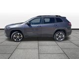 Used 2022 Jeep Cherokee Limited w/ Elite Package image 2