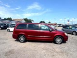 Used 2014 Chrysler Town & Country Touring-L image 5
