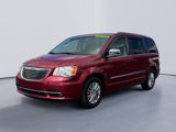 Used 2015 Chrysler Town & Country Touring-L image 2