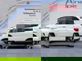 Used 2018 Nissan Pathfinder SV image 2