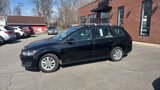 Used 2015 Volkswagen Golf S image 2