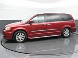 Used 2016 Chrysler Town & Country Touring w/ Driver Convenience Group image 2