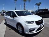 Certified 2024 Chrysler Pacifica Touring-L image 6