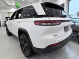 Used 2023 Jeep Grand Cherokee Limited w/ Black Appearance Package image 5