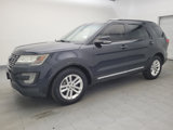 Used 2017 Ford Explorer XLT image 2