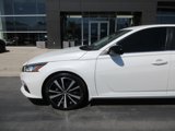 Used 2022 Nissan Altima 2.5 SR image 2