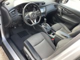 Used 2017 Nissan Rogue SV image 3