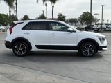 Used 2023 Kia Niro EX image 4
