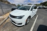 Used 2017 Chrysler Pacifica Touring-L Plus image 2