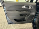 New 2025 Chrysler Pacifica Select image 2