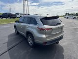 Used 2014 Toyota Highlander XLE image 5