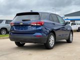 Used 2023 Chevrolet Equinox LS w/ LS Convenience Package image 2