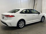 Used 2022 Toyota Corolla LE image 3