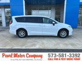 Used 2023 Chrysler Pacifica Touring-L image 3