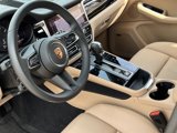 Certified 2024 Porsche Macan image 4