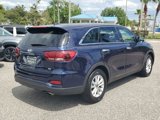 Used 2020 Kia Sorento LX image 4