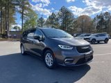 Used 2023 Chrysler Pacifica Touring-L image 4