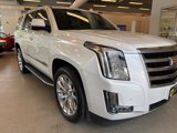Used 2019 Cadillac Escalade Luxury image 2