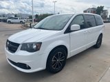 Used 2018 Dodge Grand Caravan SE image 3