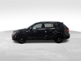 Used 2021 Volkswagen Tiguan SE R-Line image 2