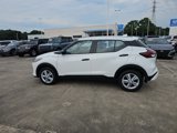 Used 2025 Nissan Kicks Play S image 2
