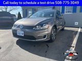 Used 2016 Volkswagen e-Golf SE w/ DC Fast Charging Package image 3