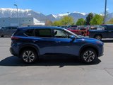 Used 2023 Nissan Rogue SV image 2