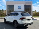 Certified 2022 Volkswagen Tiguan SE image 5