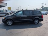 Used 2014 Chrysler Town & Country Touring-L w/ Driver Convenience Group image 5