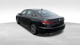Used 2022 Volkswagen Passat 2.0T image 3