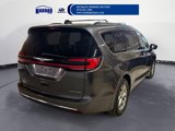 Used 2023 Chrysler Pacifica Limited image 5
