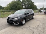 Used 2019 Chrysler Pacifica Touring-L image 6