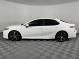 Used 2020 Toyota Camry SE image 2