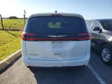 Used 2023 Chrysler Pacifica Touring-L image 5