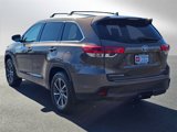 Used 2017 Toyota Highlander XLE image 3