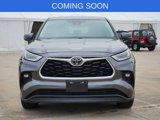 Used 2021 Toyota Highlander LE image 2