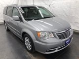Used 2016 Chrysler Town & Country Touring w/ Driver Convenience Group image 3