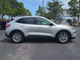 Used 2020 Ford Escape SE image 3