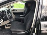 Used 2018 Chrysler Pacifica L image 2