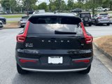 Used 2020 Volvo XC40 T4 Momentum image 5