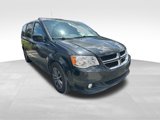 Used 2017 Dodge Grand Caravan SXT image 3