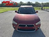 Used 2010 Mitsubishi Outlander XLS image 2