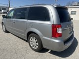 Used 2016 Chrysler Town & Country Touring image 5