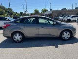 Used 2013 Ford Focus SE w/ SE Winter Pkg image 2