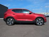 Used 2024 Volvo XC40 B5 Core image 3