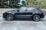 Certified 2024 Porsche Macan image 2
