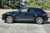 Certified 2024 Porsche Macan image 2