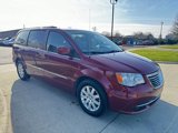 Used 2015 Chrysler Town & Country Touring image 3