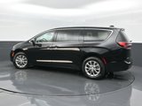 New 2026 Chrysler Pacifica Select image 5