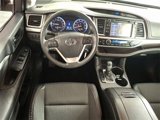 Used 2016 Toyota Highlander LE image 2